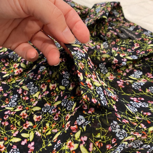 Banana Republic Floral Sleeveless Button Down - Picture 5 of 7